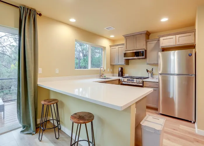 Holiday home Cozy Woodland Retreat In The Pines, Near Prescott!