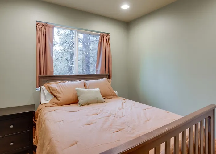 Holiday home Cozy Woodland Retreat In The Pines, Near Prescott!