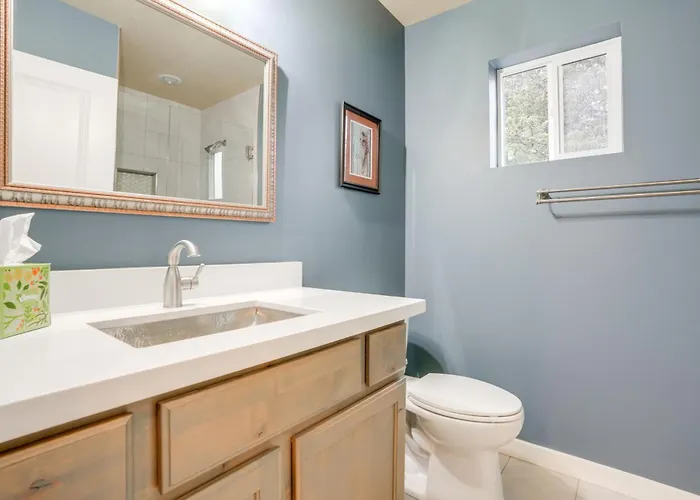 Holiday home Cozy Woodland Retreat In The Pines, Near Prescott!